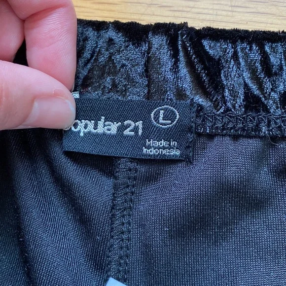 Popular 21 Black Velvet Pajama Set - Picture 5 of 12